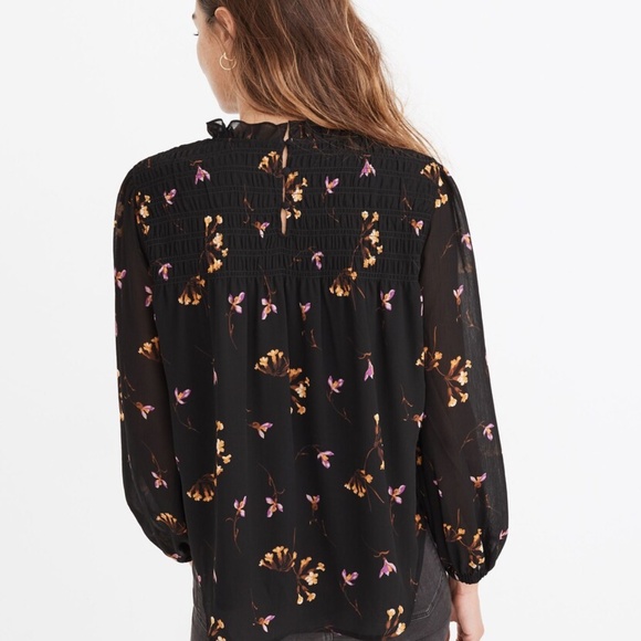 Madewell | Georgette Ruffle-Collar Smocked Top in Falling Freesias - Picture 6 of 8